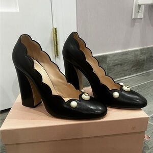 Gucci pearl heels